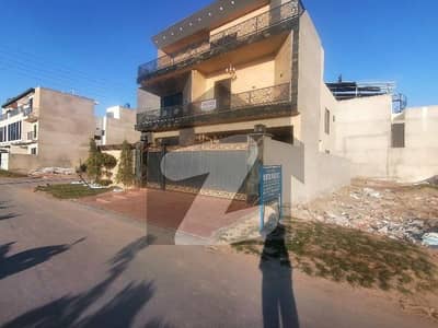 Prime Location 9 Marla House In Buch Villas Phase 2 - Manik Block Is Available For sale