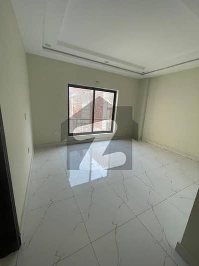 بحریہ ٹاؤن سیکٹر ای بحریہ ٹاؤن,لاہور میں 1 کمرے کا 2 مرلہ فلیٹ 32.0 ہزار میں کرایہ پر دستیاب ہے۔