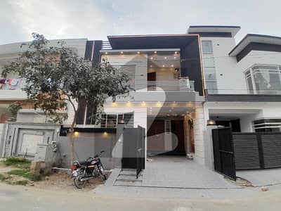 پارک ویو سٹی ۔ پلاٹینم بلاک پارک ویو سٹی,لاہور میں 4 کمروں کا 5 مرلہ مکان 1.9 کروڑ میں برائے فروخت۔