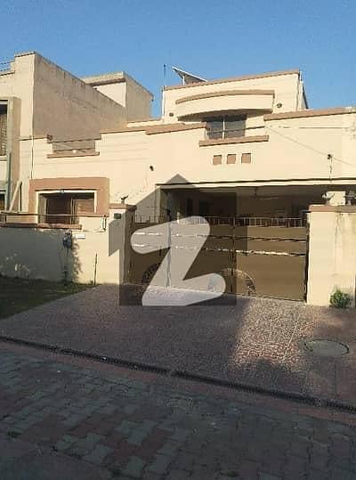 Prime Location 10 Marla Used House for Sale in Punjab Government Servants Housing Scheme Mohlanwal