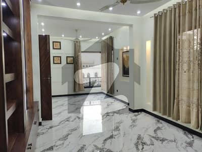 بی ۔ 17 اسلام آباد میں 4 کمروں کا 5 مرلہ مکان 2.7 کروڑ میں برائے فروخت۔