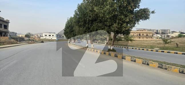 ایم پی سی ایچ ایس ۔ بلاک بی ایکسٹینشن 1 ایم پی سی ایچ ایس ۔ ملٹی گارڈنز,بی ۔ 17,اسلام آباد میں 11 مرلہ رہائشی پلاٹ 2.25 کروڑ میں برائے فروخت۔