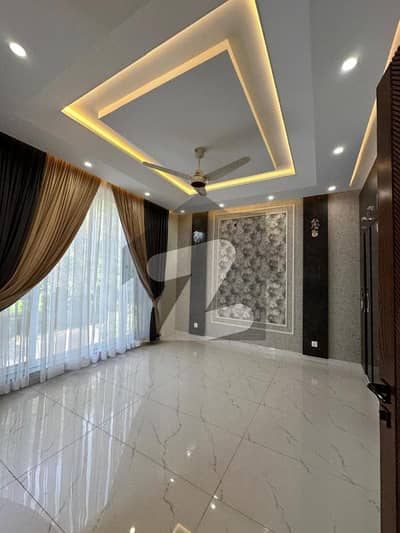 بحریہ ٹاؤن جناح بلاک بحریہ ٹاؤن سیکٹر ای,بحریہ ٹاؤن,لاہور میں 3 کمروں کا 10 مرلہ بالائی پورشن 75.0 ہزار میں کرایہ پر دستیاب ہے۔