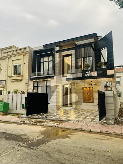 10 Marla Residential House For Sale in Tulip Block , Nearby Commercial Market, School, Mosque and Health Care Canter