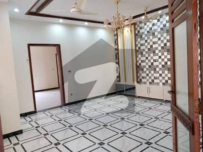 ڈی ایچ اے 9 ٹاؤن ۔ بلاک اے ڈی ایچ اے 9 ٹاؤن,ڈیفنس (ڈی ایچ اے),لاہور میں 3 کمروں کا 5 مرلہ مکان 1.0 لاکھ میں کرایہ پر دستیاب ہے۔