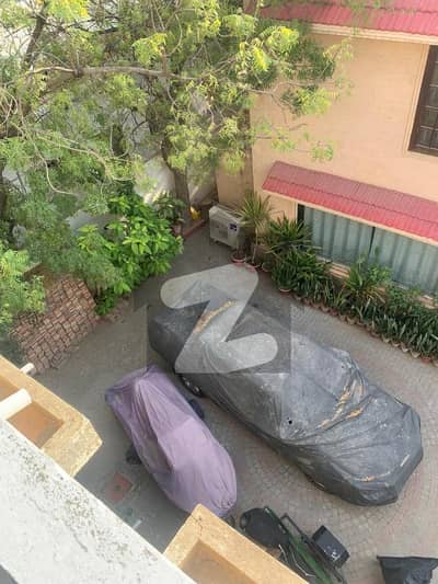 500+500 front & rear two old houses off Touheed, near Zamzama Park, 3 feet above road level