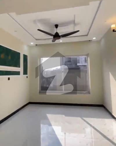 ایم پی سی ایچ ایس ۔ ملٹی گارڈنز بی ۔ 17,اسلام آباد میں 4 کمروں کا 5 مرلہ مکان 2.4 کروڑ میں برائے فروخت۔