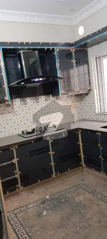 10 Marla 2nd floor for rent