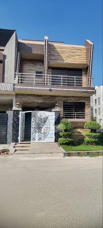 الحفیظ گارڈن - فیز 5 الحفیظ گارڈن,جی ٹی روڈ,لاہور میں 3 کمروں کا 3 مرلہ مکان 1.5 کروڑ میں برائے فروخت۔