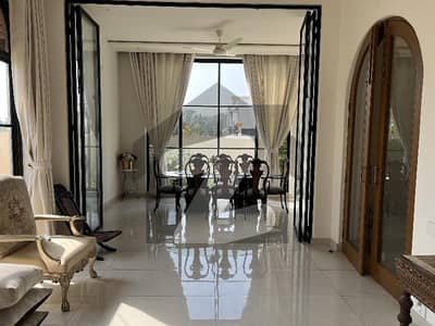 BANKERS AVENUE 18 MARLA BRAND NEW HOUSE FOR SALE