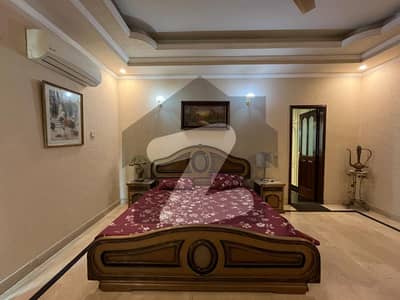 ڈی ایچ اے فیز 3 ڈیفنس (ڈی ایچ اے),لاہور میں 5 کمروں کا 1 کنال مکان 4.5 لاکھ میں کرایہ پر دستیاب ہے۔