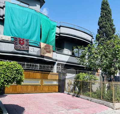 آئی ۔ 8 اسلام آباد میں 3 کمروں کا 12 مرلہ زیریں پورشن 1.8 لاکھ میں کرایہ پر دستیاب ہے۔