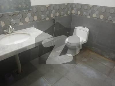 آئی ای پی انجینئرز ٹاؤن لاہور میں 3 کمروں کا 1 کنال زیریں پورشن 98.0 ہزار میں کرایہ پر دستیاب ہے۔