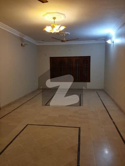 400 SQRYARD FIRST FLOOR 2 BAD LAUNCH BLOCK 5 GULSHAN IQBAL