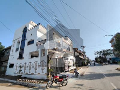 Prime Location House Of 6 Marla Is Available In Contemporary Neighborhood Of GT Road