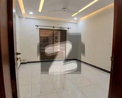 Luxurious 3-Bedroom Flat In Tower 4, DHA 5