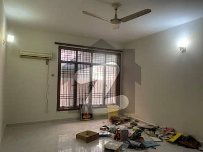 1 Kanal Well Maintained Lower Portion Available For Rent In DHA Phase 1