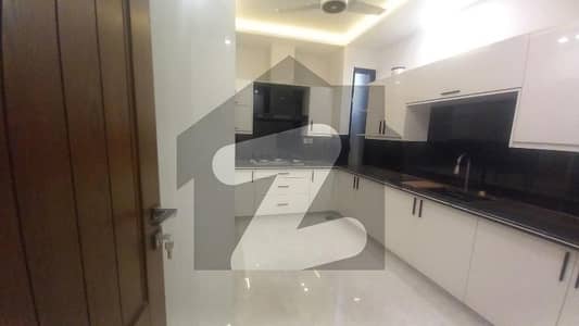 ڈی ایچ اے ڈیفینس فیز 2 ڈی ایچ اے ڈیفینس,اسلام آباد میں 6 کمروں کا 1 کنال مکان 8.5 کروڑ میں برائے فروخت۔