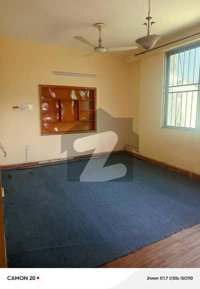 1 Kanal 3 bed Upper Portion Available For Rent In Garden Town Lahore