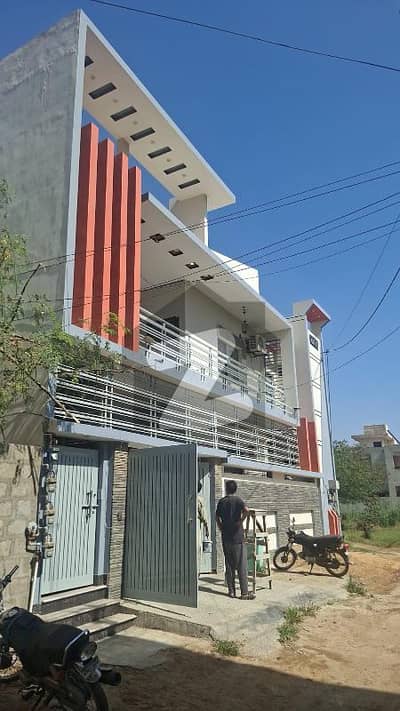 HOUSE 400 SQ YARD DOUBLE STOREY 4 PORTIONS