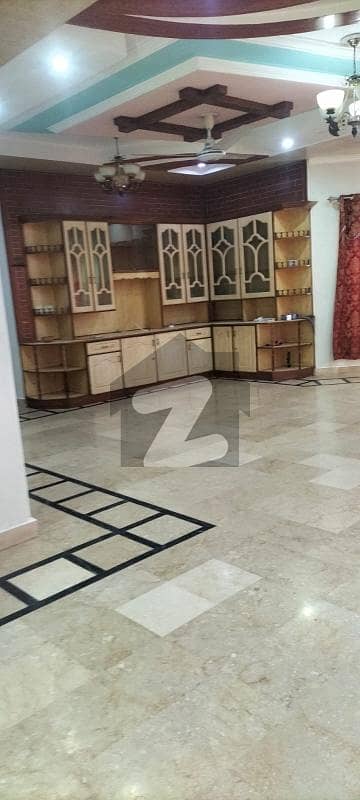 لیک سٹی میڈوز لاہور میں 3 کمروں کا 1 کنال بالائی پورشن 1.15 لاکھ میں کرایہ پر دستیاب ہے۔