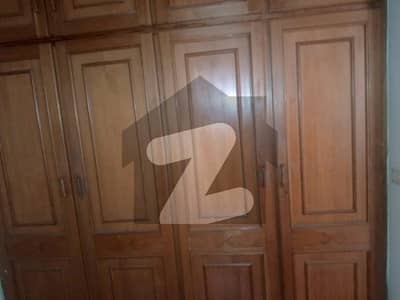 1 Kanal 5 bed Upper Portion Available For Rent In cavalry ground Lahore