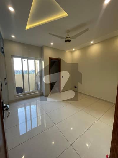 بحریہ ٹاؤن فیز 8 ۔ بلاک ایم بحریہ ٹاؤن فیز 8,بحریہ ٹاؤن راولپنڈی,راولپنڈی میں 3 کمروں کا 5 مرلہ مکان 75.0 ہزار میں کرایہ پر دستیاب ہے۔