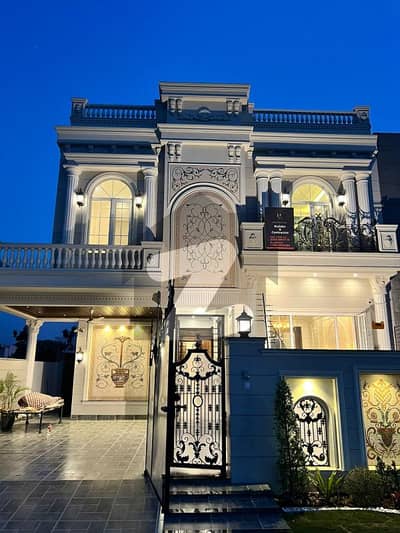 ڈی ایچ اے فیز 6 ڈیفنس (ڈی ایچ اے),لاہور میں 4 کمروں کا 10 مرلہ مکان 6.2 کروڑ میں برائے فروخت۔