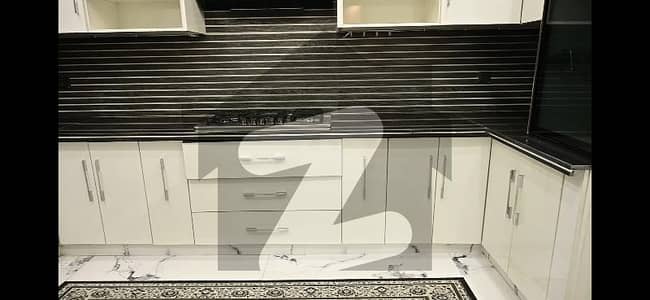 ایڈن ویلی فیصل آباد میں 4 کمروں کا 7 مرلہ مکان 4.25 کروڑ میں برائے فروخت۔