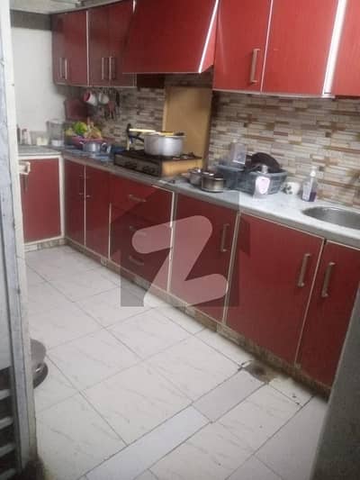 گلستانِِ جوہر ۔ بلاک 12 گلستانِ جوہر,کراچی میں 1 کمرے کا 4 مرلہ فلیٹ 25.0 ہزار میں کرایہ پر دستیاب ہے۔