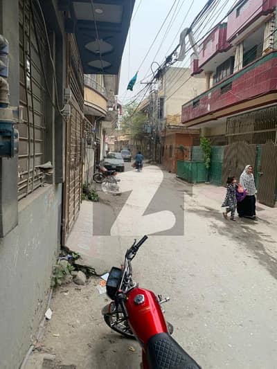 Saperate room for rent in shallavelly near range road affshan colony