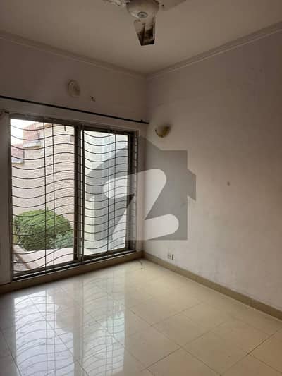 بحریہ ٹاؤن ۔ سفاری بلاک بحریہ ٹاؤن سیکٹر B,بحریہ ٹاؤن,لاہور میں 3 کمروں کا 8 مرلہ مکان 2.0 کروڑ میں برائے فروخت۔