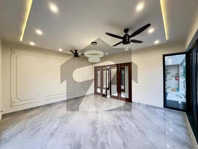 ڈی ایچ اے فیز 2 - سیکٹر جے ڈی ایچ اے ڈیفینس فیز 2,ڈی ایچ اے ڈیفینس,اسلام آباد میں 4 کمروں کا 10 مرلہ مکان 1.7 لاکھ میں کرایہ پر دستیاب ہے۔