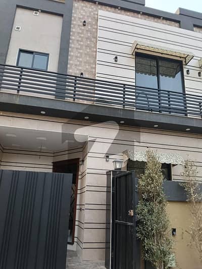 3 MARLA BRAND NEW FACING PARK HOUSE FOR SALE IN ETIHAD TOWN LAHORE.