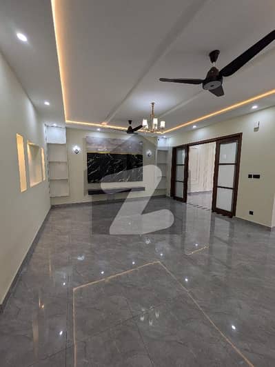 GULBERG RESIDENCIA KANL UPPER FLOOR