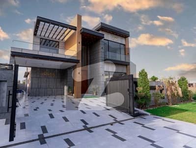 ڈی ایچ اے فیز 6 - بلاک ایچ فیز 6,ڈیفنس (ڈی ایچ اے),لاہور میں 5 کمروں کا 1 کنال مکان 9.45 کروڑ میں برائے فروخت۔