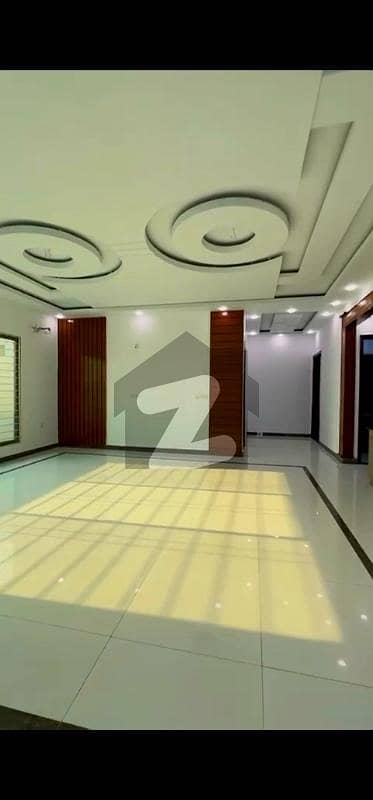 بحریہ ٹاؤن کراچی کراچی میں 6 کمروں کا 1 کنال مکان 5.0 کروڑ میں برائے فروخت۔