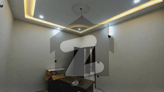 ملتان پبلک سکول روڈ ملتان میں 4 کمروں کا 5 مرلہ مکان 1.5 کروڑ میں برائے فروخت۔