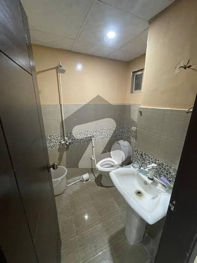 ڈیفینس ویو فیز 1 ڈیفینس ویو سوسائٹی,کراچی میں 3 کمروں کا 7 مرلہ فلیٹ 3.0 کروڑ میں برائے فروخت۔