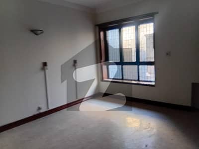 22 MARLA UPPER PORTION ALL CONNECTION SEPRATE GOOD LOCATION GATED COMMUNITY 22 MARLA UPPER PORTION ALL CONNECTION SEPRATE GOOD LOCATION GATED COMMUNITY