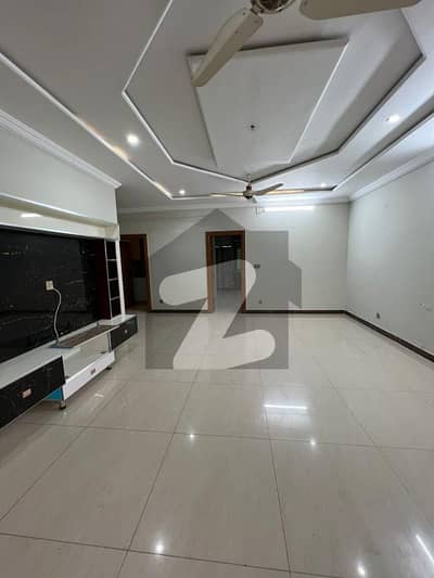10 Marla house with solar available for rent near park musjid or commercial