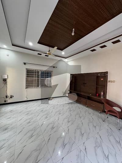 میڈیا ٹاؤن راولپنڈی میں 3 کمروں کا 10 مرلہ زیریں پورشن 90.0 ہزار میں کرایہ پر دستیاب ہے۔