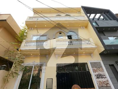 مرغزار آفیسرز کالونی لاہور میں 4 کمروں کا 4 مرلہ مکان 2.15 کروڑ میں برائے فروخت۔