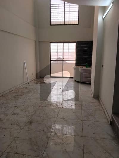 نارتھ ناظم آباد ۔ بلاک ایف نارتھ ناظم آباد,کراچی میں 4 کمروں کا 8 مرلہ فلیٹ 1.35 لاکھ میں کرایہ پر دستیاب ہے۔