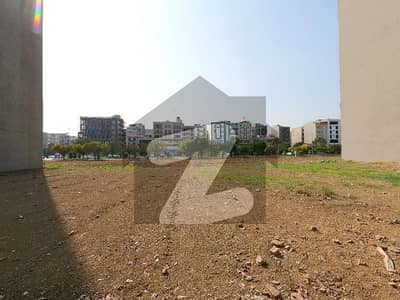 بحریہ ٹاؤن قائد بلاک بحریہ ٹاؤن سیکٹر ای,بحریہ ٹاؤن,لاہور میں 5 مرلہ کمرشل پلاٹ 5.5 کروڑ میں برائے فروخت۔