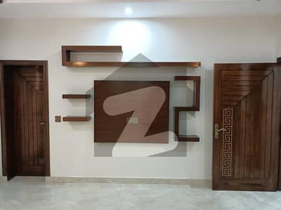 پارک ویو سٹی لاہور میں 2 کمروں کا 3 مرلہ زیریں پورشن 54.0 لاکھ میں برائے فروخت۔