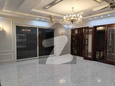 A Well Designed House Is Up For Sale In An Ideal Location In Lahore
