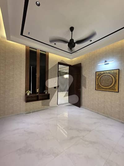 بحریہ آرچرڈ فیز 2 بحریہ آرچرڈ,لاہور میں 4 کمروں کا 8 مرلہ مکان 2.8 کروڑ میں برائے فروخت۔