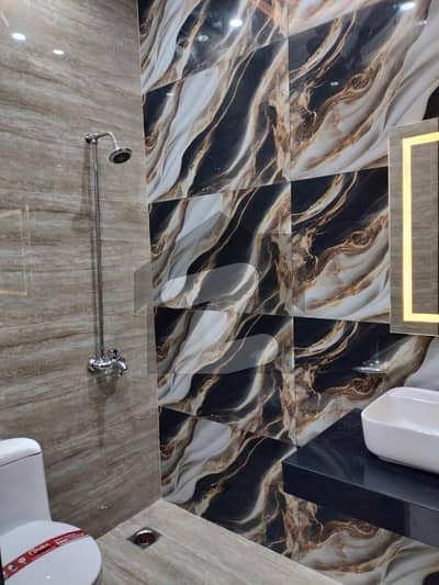 ملتان روڈ لاہور میں 2 کمروں کا 3 مرلہ مکان 52.0 لاکھ میں برائے فروخت۔