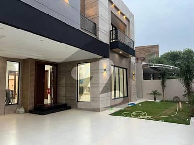 ڈی ایچ اے فیز 5 - بلاک ایل فیز 5,ڈیفنس (ڈی ایچ اے),لاہور میں 7 کمروں کا 1 کنال مکان 16.0 کروڑ میں برائے فروخت۔